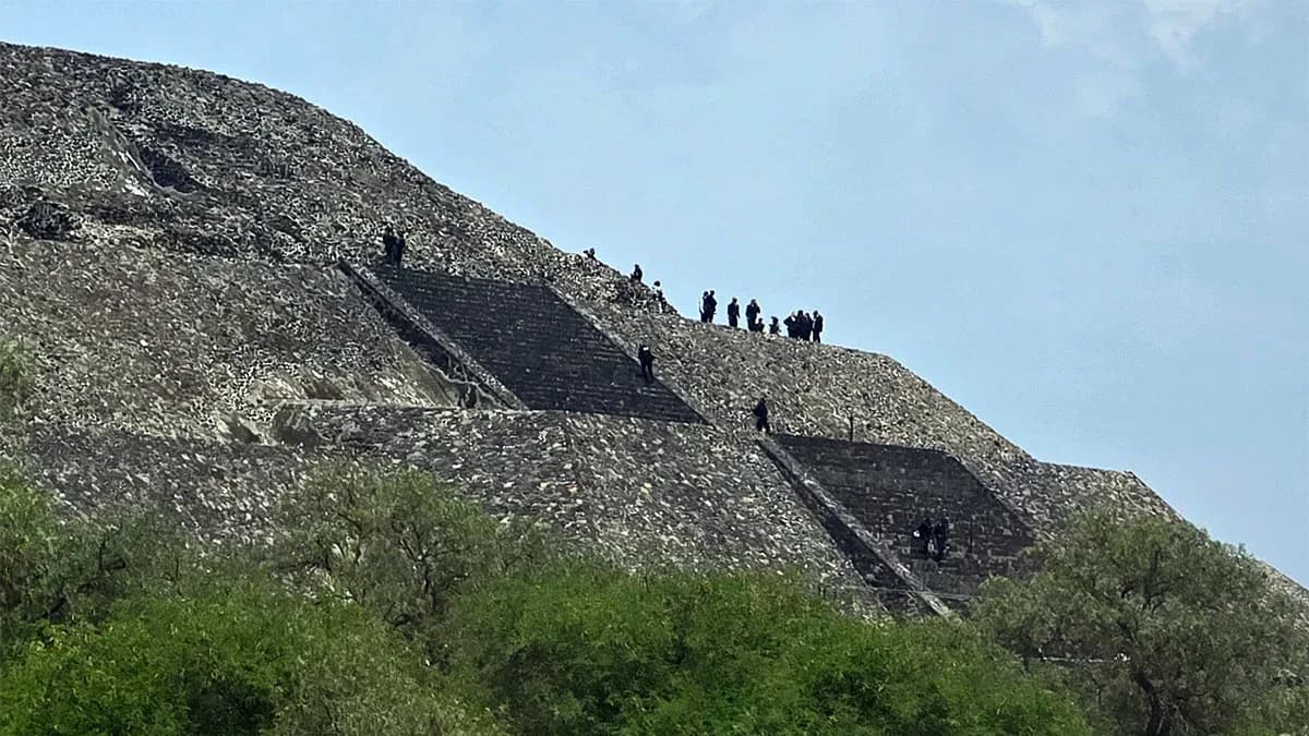 Canadian tourist is killed in shooting at Mexico’s Pyramids